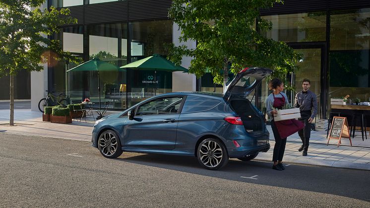 FORD_2021_FIESTA_VAN_06