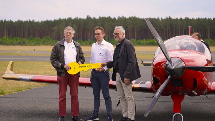Am 25. Mai wurde das neue Forschungsflugzeuges der TH Wildau auf dem Flugplatz Schönhagen übergeben. Es soll bei der Entwicklung fortschrittlicher 5G-Anwendungen in der Luftfahrt dienen. Bild: Sebastian Stoye / TH Wildau