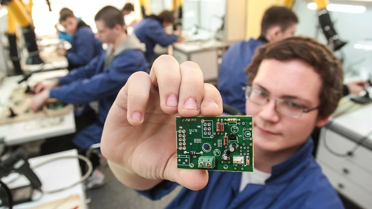 Elektroteknik til industri og byggebranchen