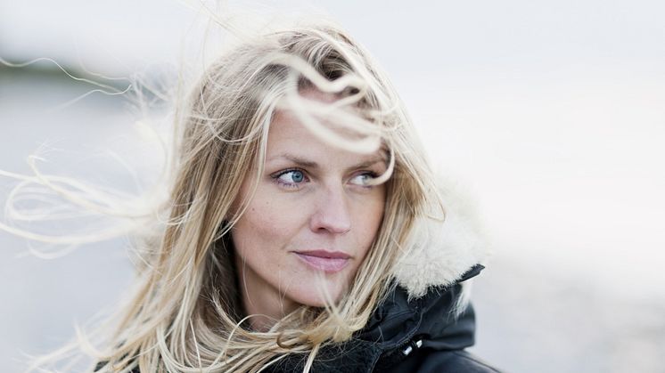 Decubal, miljöbild kvinna, vind