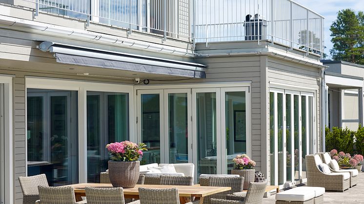 JOTUN 1284 Svolvær - 1001 Egghvit - TREBITT Terrassbeis 9072 Naturgrå 