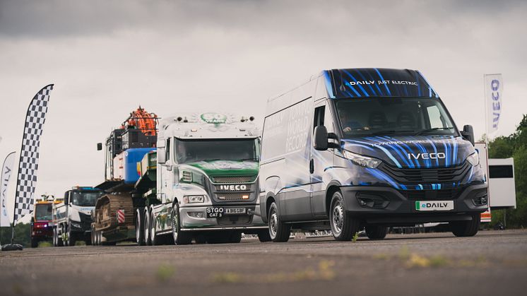 Helelektriske IVECO eDaily i utgaven på 3,5 tonn har satt en offisiell GUINNESS WORLD RECORDS™-rekord for «tyngste vekt tauet av en elektrisk kassebil».