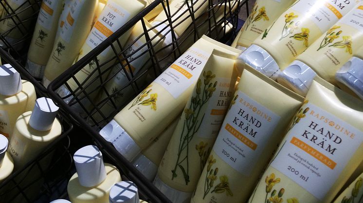 Hudvårdsprodukter innehållande svenskodlad ekologisk rapsolja