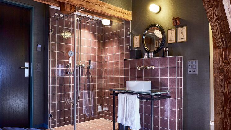 Shower in guest room at Spedition Hotel & Restaurant, Thun, Switzerland - design by Stylt