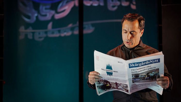 Özz Nûjen i nyskrivna ”Kebaben på skäret”, som får sin Malmöpremiär på Intiman 12 april. Foto: Markus Gårder