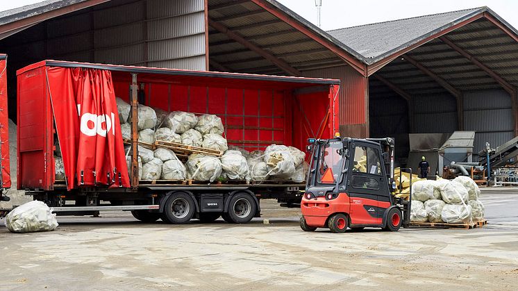 ROCKWOOL har i en årrække med returordningen Rockcycle arbejdet for at øge mængden af stenuld, der kommer retur til fabrikkerne, og dermed kan bruges igen til nyt isoleringsmateriale.