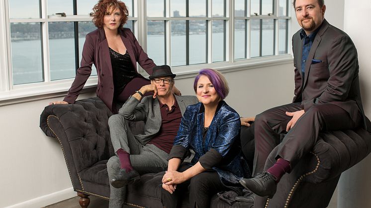 385_The Manhattan Transfer by John Abbott