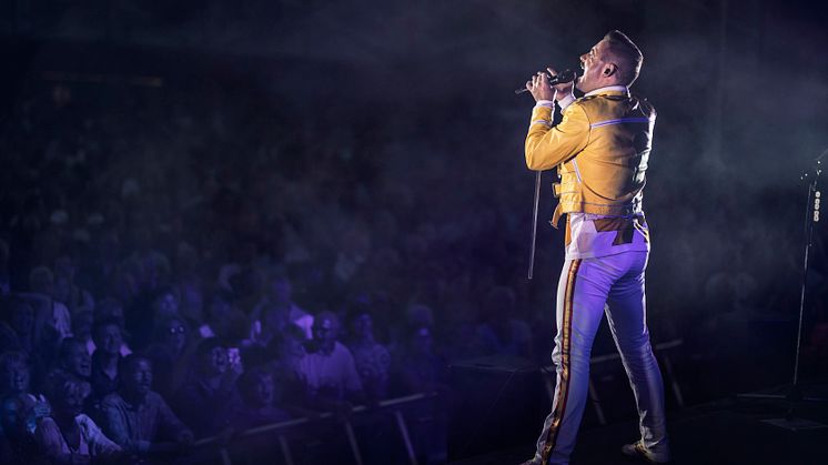 Europas främsta hyllningsband till Queen - Queen Mashine - till Malmö Arena i oktober!