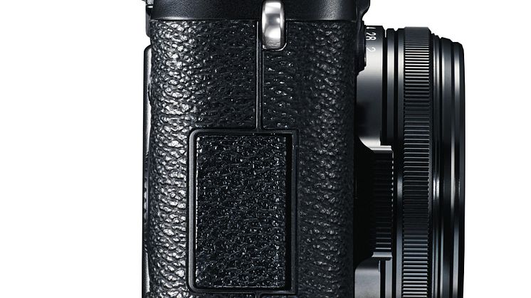 X100S_Black_Right