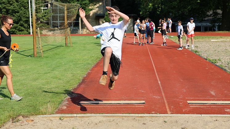 Der Weitsprung war eine Disziplin beim Deutschen Sportabzeichen