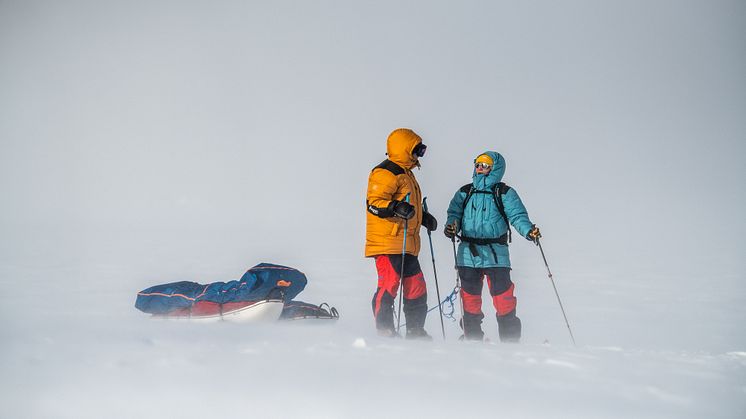 FOR TØFFE VÆRFORHOLD: Expedition Down Parka i sitt rette element. FOTO: Hans Kristian Krogh-Hanssen / Bergans