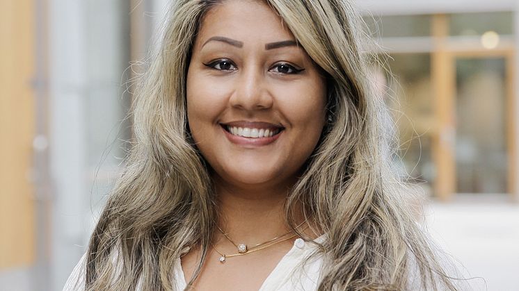 Ishita Barua ønsker med sin nye bok å gjøre kunstig intelligens mer forståelig gjennom eksempler fra helsevesenet, og knytte det abstrakte ved AI til det kroppsnære med helsen vår.