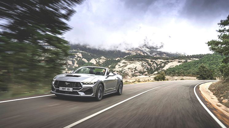 2024_FORD_MUSTANG_CONVERTIBLE_2