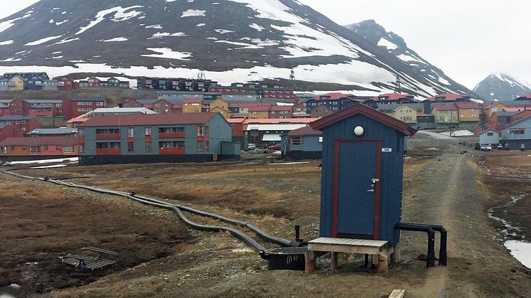 Pumpehus for avløp i Longyearbyen foto Dorte Herzke NILU