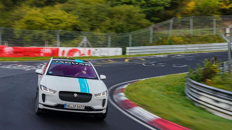 Jag_I-PACE_RACE_eTAXI_Nurburing_03