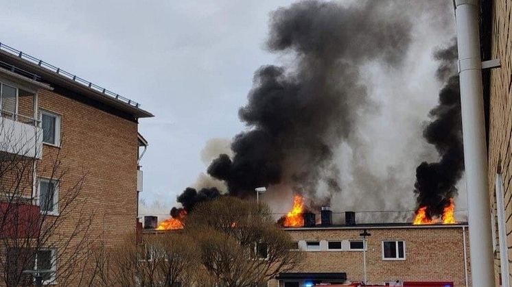 Brand i flerbostadshus i Öjebyn