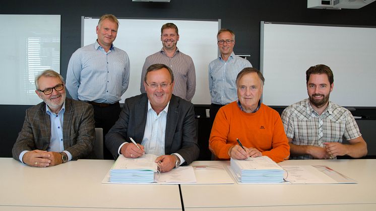 Signering av kontrakt for bygging av infrastruktur i Roan vindpark 2