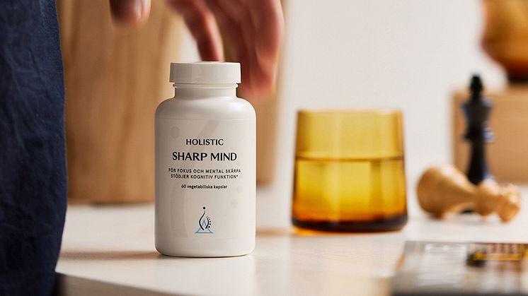 Holistic_Sharp_Mind_lifestyle_man_3x4.jpg