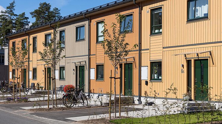 Kamomillen i Åhus var LindholmsGruppens första bostadsprojekt med miljömärkningen Svanen. Bild: Eksjöhus