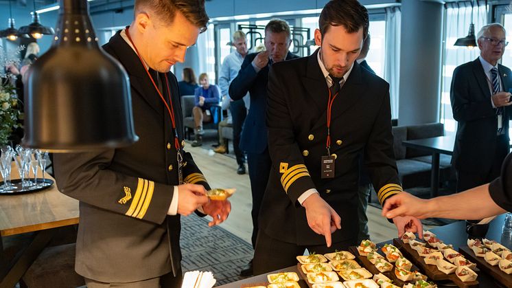 20211018__Åpning av Hurtigruten Lounge Bergen_33C_Espen Mills 