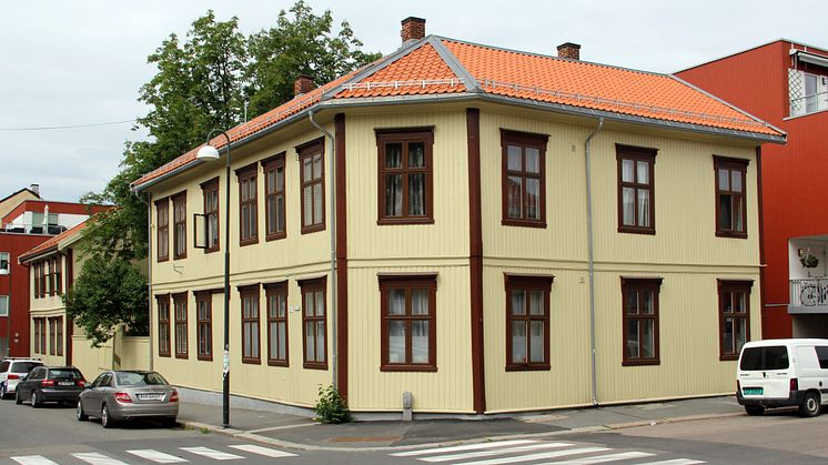Boligbygg har satt i stand fasaden til Vålerenggata 24 a-b etter antikvariske prinsipper. 