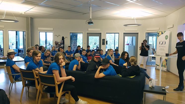 UngDrive är ett projekt där 28 ungdomar mellan 15-19 år får chansen att driva sitt eget företag under sommarlovet. 
