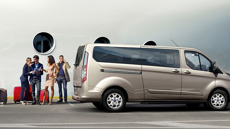 NÆSTE GENERATION AF FORD TRANSIT BYDER PÅ MERE LUKSUS OG STØRRE FLEKSIBILITET