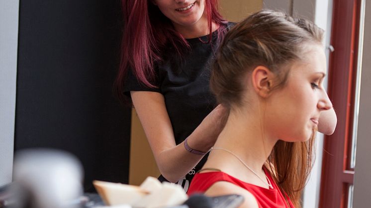 Realgymnasiets stylistelever inviger sin nya lokal