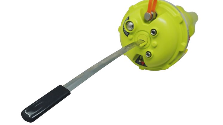 ARTEX ELT 4000S - Top Angle 1 Antenna Deployed.jpg