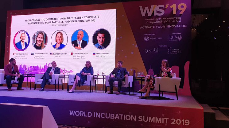 ​På bild: Lotta Lehikonen (Chalmers Ventures) på scen under World Incubation Summit 2019