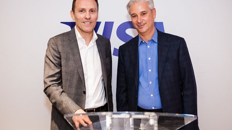 Izqda a dcha: Nicolas Huss (Visa Europe) y Charlie Scharf (Visa Inc.)