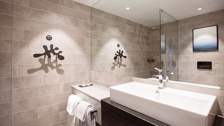 Clarion Hotel The Hub - Bath room