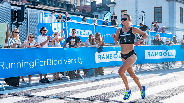 Carolina Wikström under Ramboll Stockholm Halvmarathon 2024. 