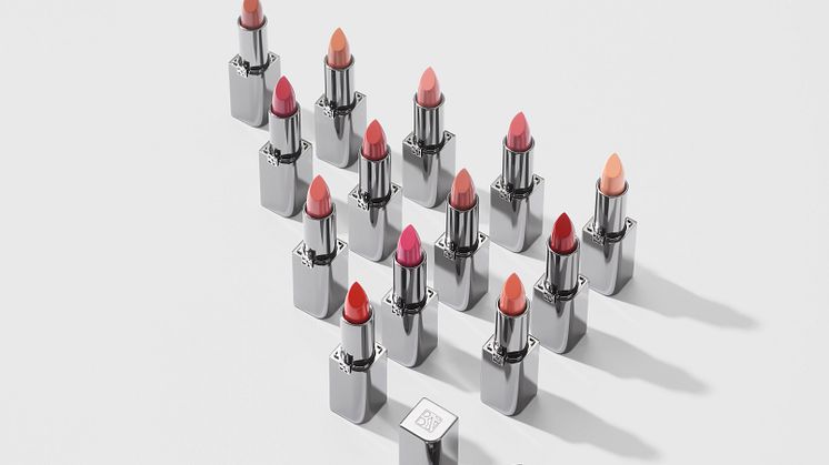 BeautyAct's Full On Satin Lipstick i ny kostym!