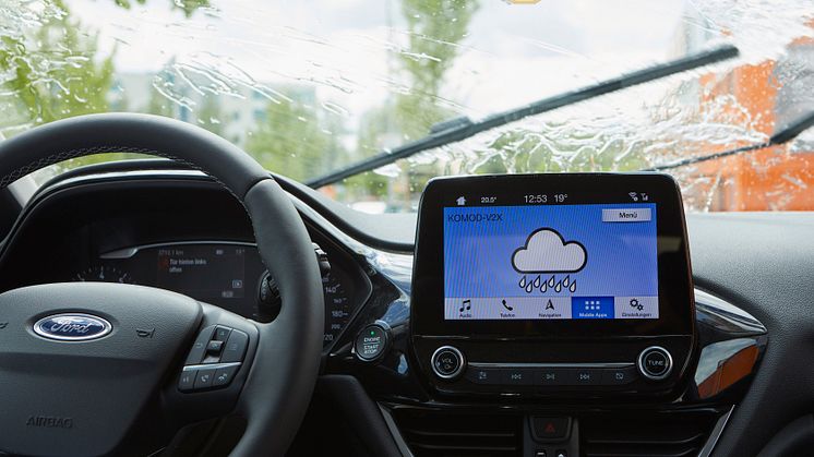 Ford spotter de ledige parkeringspladser