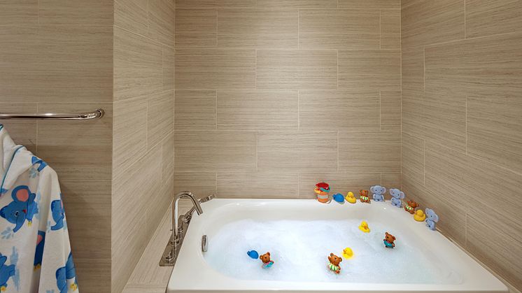 Urban Jungle Suite_Bath.jpg