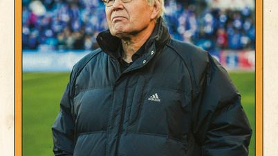 Fotballorakelet Arne Scheie og quizeksperten Christian Haugen-Flermoe har skrevet 1000 spørsmål om fotball. Test deg selv, venner og familie – hva kan du om fotball?