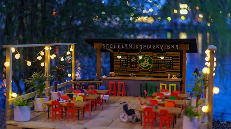 BROOKLYN BREWERY ÖPPNAR POP-UP-BAR PÅ HORNSTULLS STRAND - BYGGD AV PÄRLPLATTOR