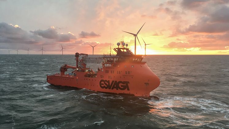 Equinor and ESVAGT have extended their good cooperation with a 5-year contract extension for the vessel ‘Esvagt Njord’ at Dudgeon Offshore Wind Farm. The extension runs until 2026.