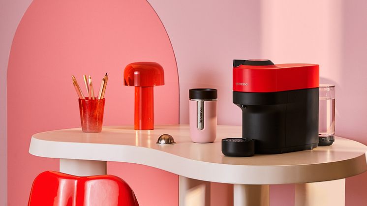 WW_ALL_VL_Vertuo Pop Red_Travel Mug Small_Landscape_22-27