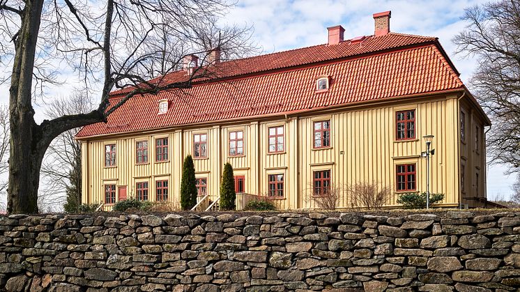 Lärjeholms Gård - den gamla stenmuren