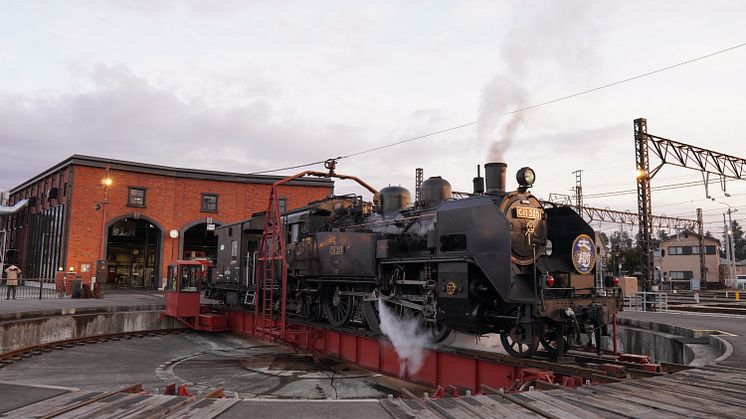 SL Taiju Steam Locomotive (Railway Turntable)