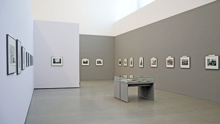 Blick in die Ausstellung "Gehaltene Zeit" im Museum der bildenden Künste Leipzig