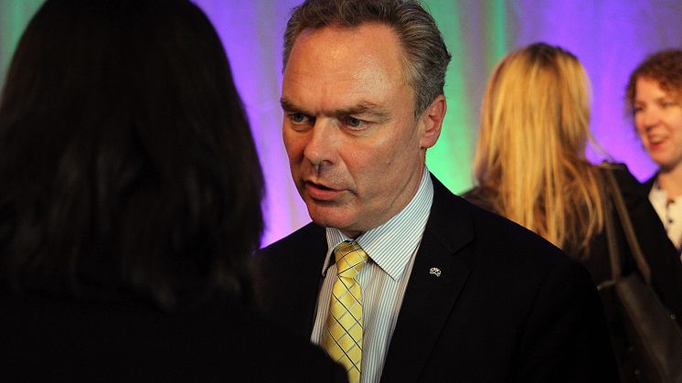 Björklund avlivade myter om industrin 