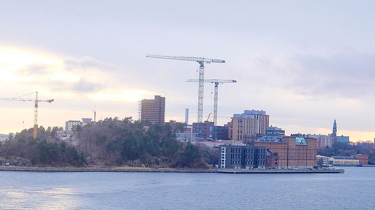 Ny analys från Stockholms Handelskammare: Sju byggföretag går omkull varje dag och antalet konkurser når rekordnivåer