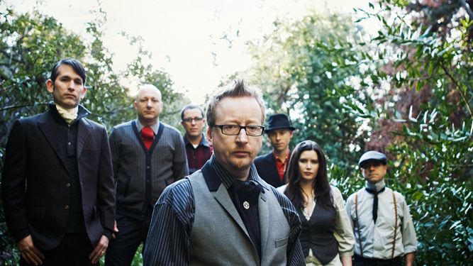 Kalle Baah och Flogging Molly på Grönan