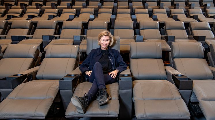 Louise Obel i de nye biografsæder i BIG BIO Holstebro. Fotograf: Jens Bach