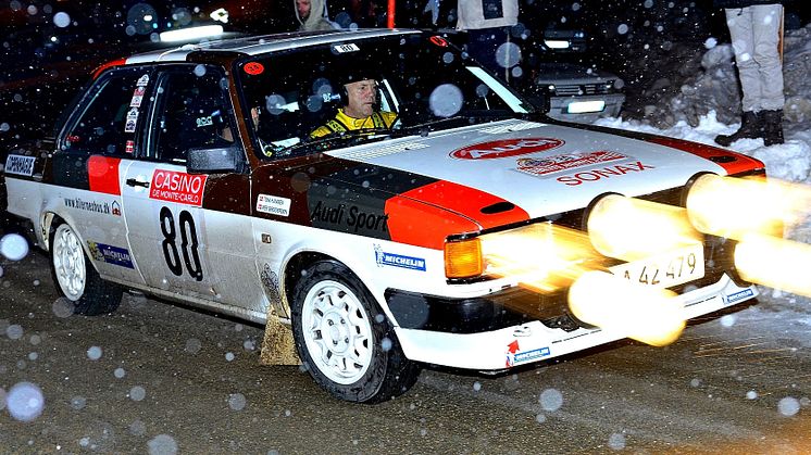 Audi 80 i snevejr og mørke (foto Michael Eisenberg)