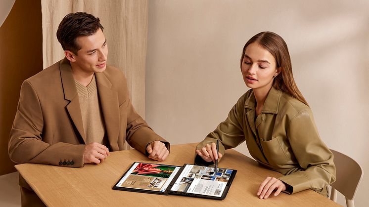 ASUS-ZenbookDUO-OLED_4_Sharing