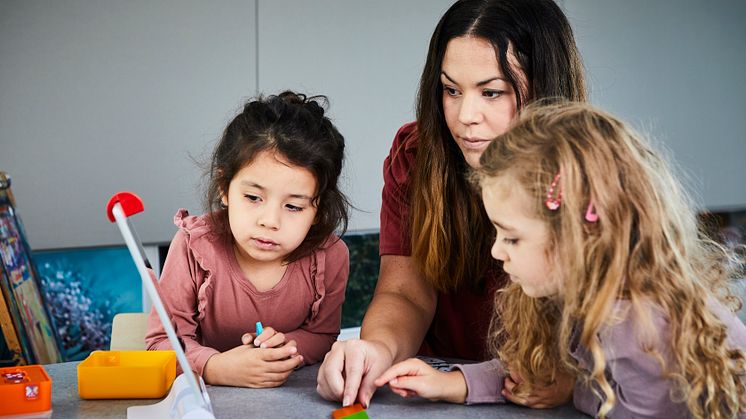 Ny forskningsrapport visar att ett digitalt läsverktyg blivit en etablerad del i undervisningen i förskolan. Foto: Förskoleförvaltningen.
